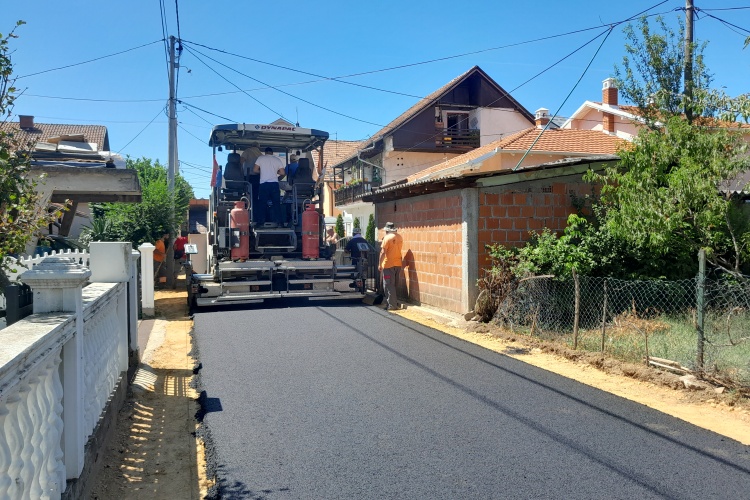 JKP „ŠUMADIJA“: Asfaltirane dve ulice u Sušici Susica Asfakt1