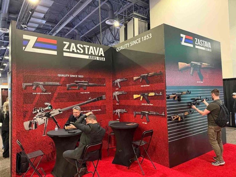 PRED POČETAK PRIMENE „TRAMPOVIH” CARINA:  Oružari zabrinuti 693zastava