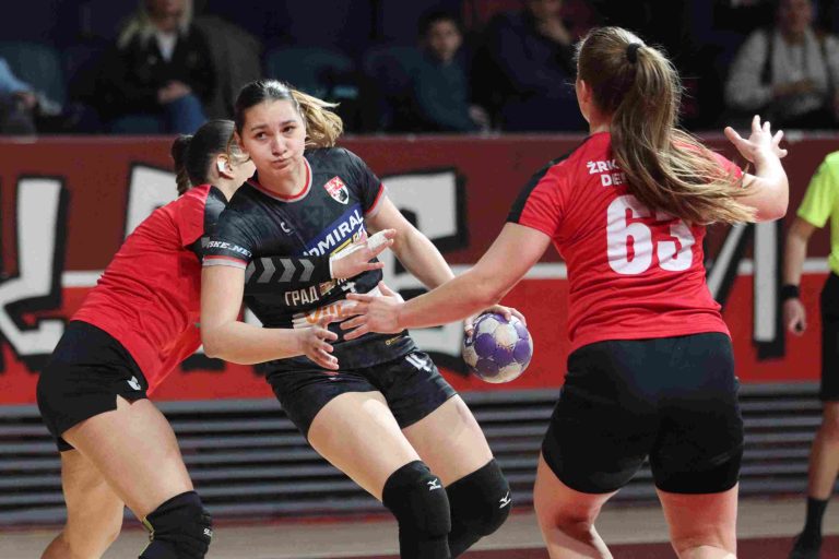 RUKOMET: Ubedljiv trijumf ŽRK Radnički za deobu prvog mesta Zrk Radniccki (1)