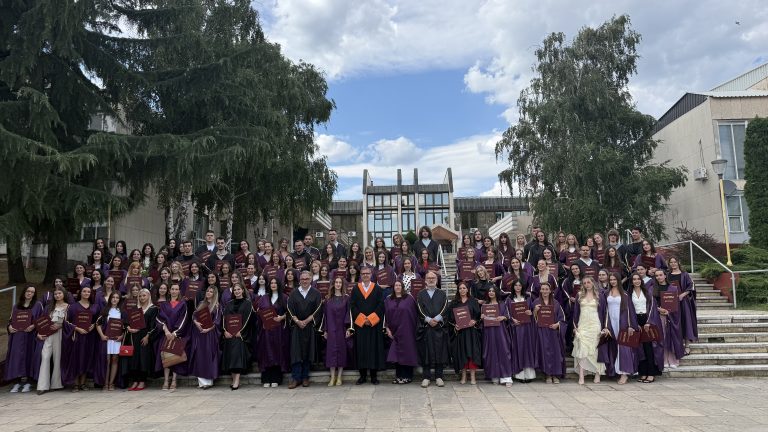 FILUM: Svečano uručene diplome novoj generaciji diplomaca Img 7782