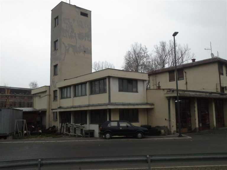 PRODAT DEO „ZASTAVA BEZBEDNOSTI”: Grad merka vatrogasni dom User Comments
